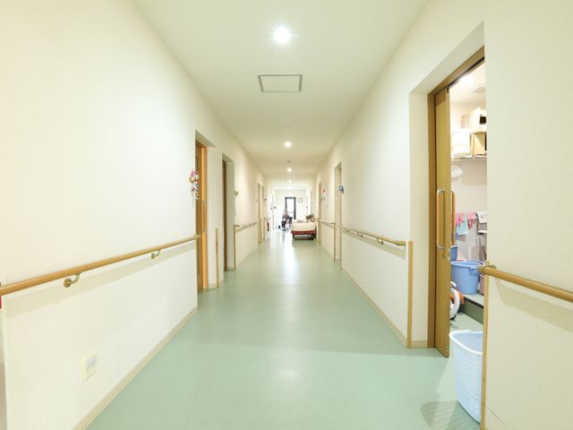 清潔感のある廊下の光景