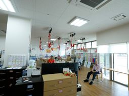 機能訓練室の明るい空間