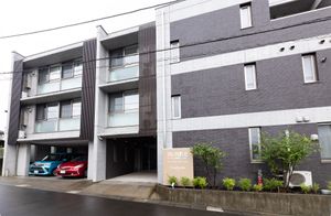 現代的な建物の外観