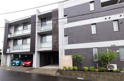 現代的な建物の外観