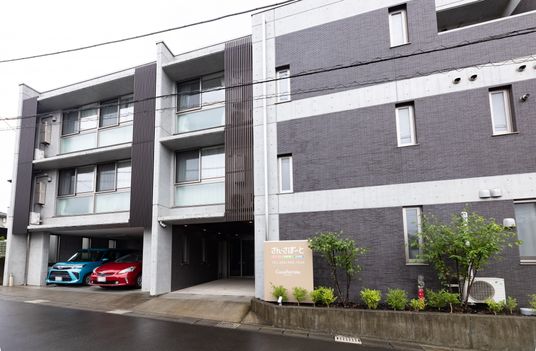 現代的な建物の外観