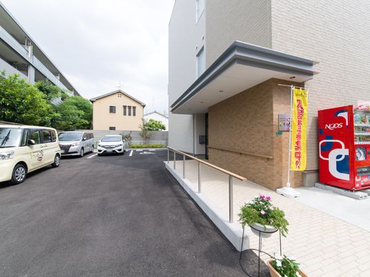 エントランスの外観