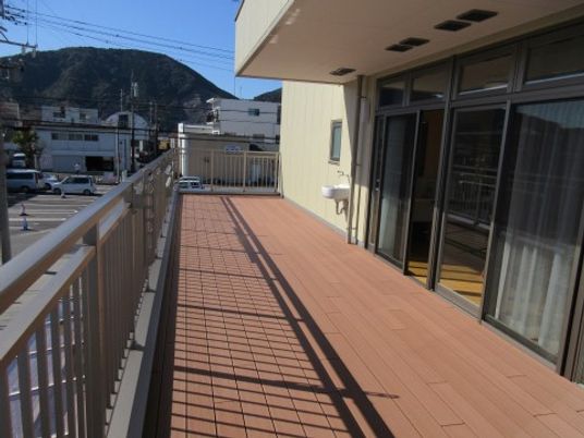 陽光溢れる開放的なテラス