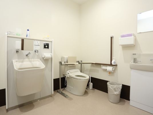 バリアフリーのトイレ空間