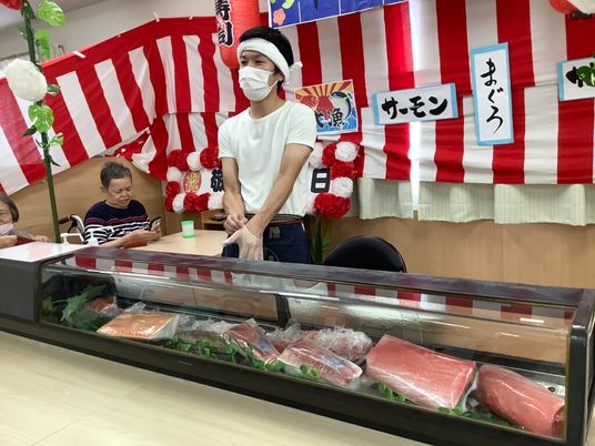 祭り模様のイベント風景