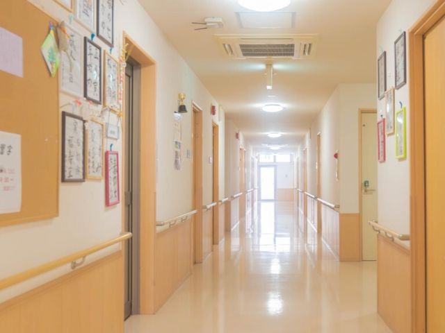 整備された施設の廊下