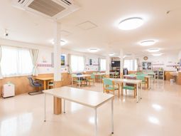 広々としたラウンジ