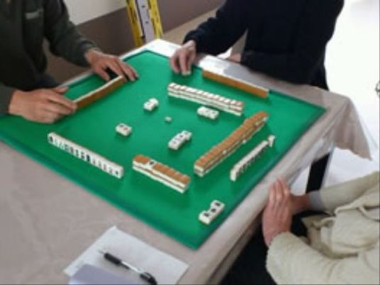 利用者同士の麻雀の様子