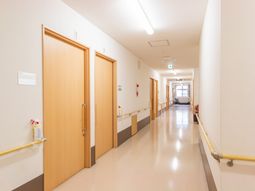 介護施設の長い廊下