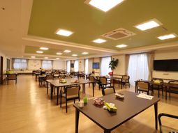 明るいダイニングルーム