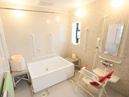 バリアフリーな浴室設備