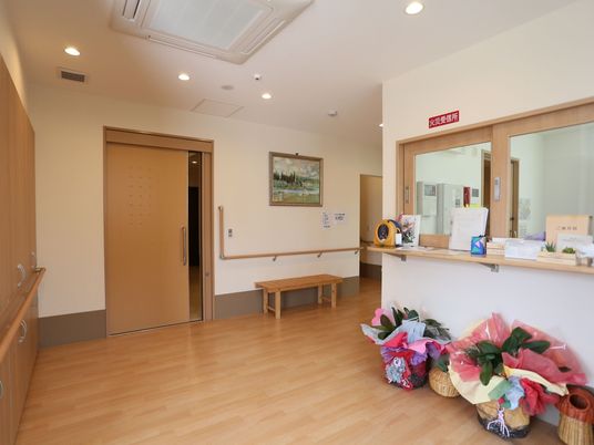 明るく清潔なロビー