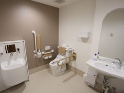 バリアフリーの洗面トイレ