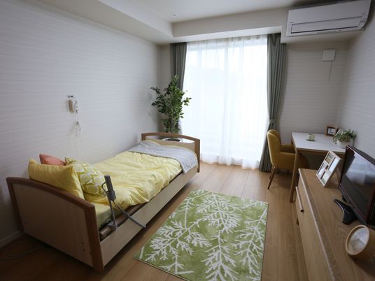 シンプルな居室の内観
