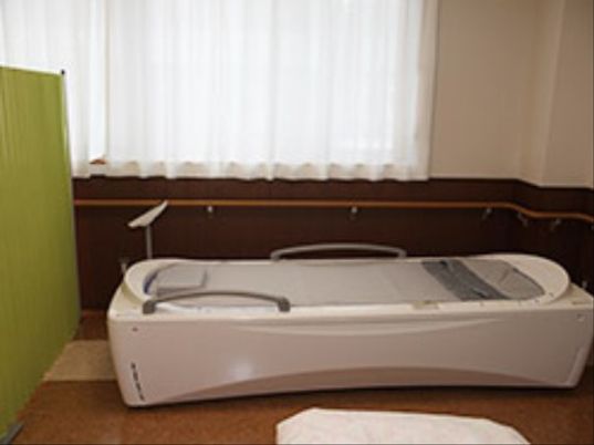 利用者の安全な移乗浴槽