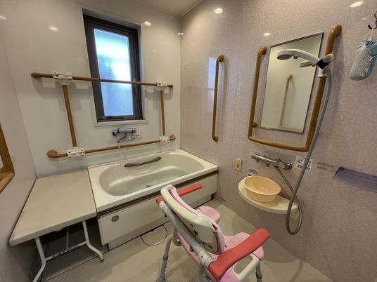 バリアフリーの浴室