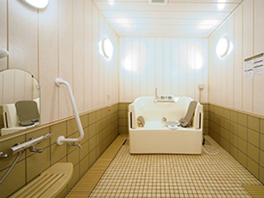 広々とした浴室