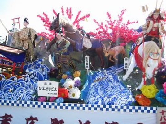 伝統的なお祭り山車