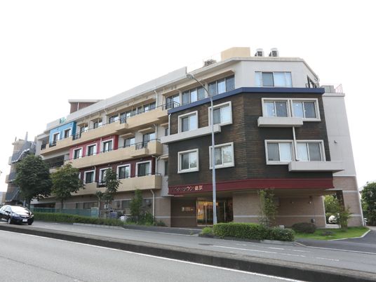 多階建ての建物外観