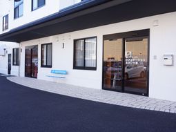 清潔なエントランス外観