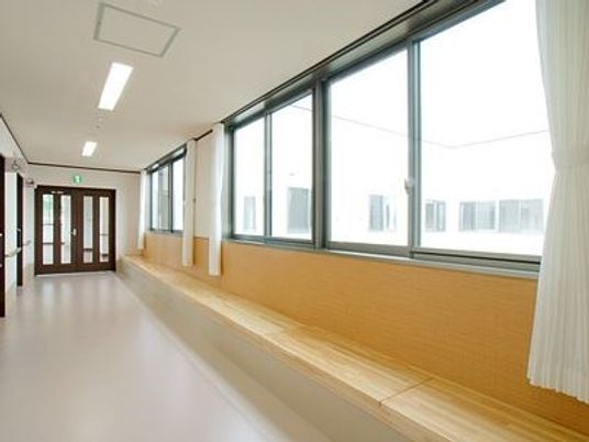 広々とした綺麗な廊下