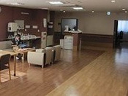 広々とした明るいダイニング