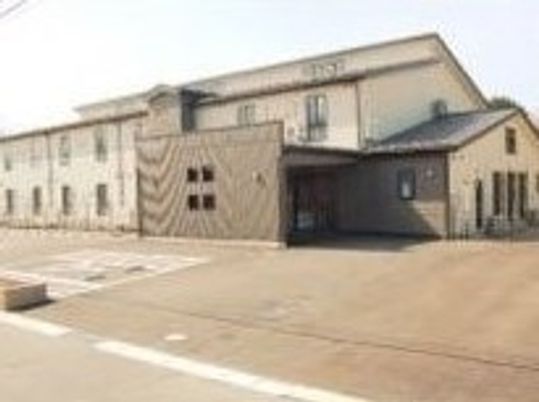 広々とした清潔な外観