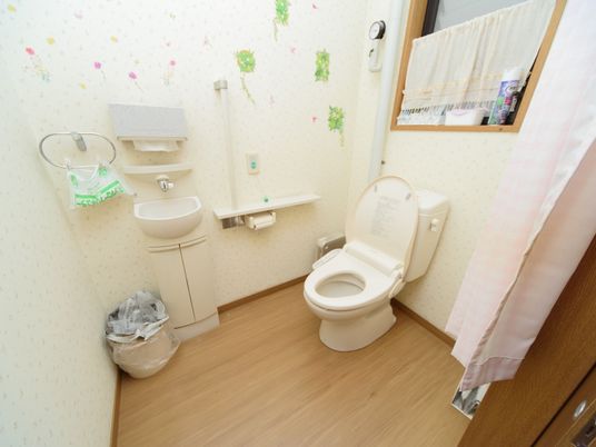手すり付きトイレ空間