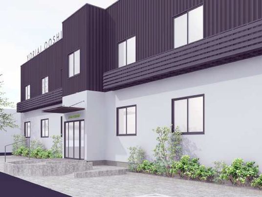 モダンな外観の建物