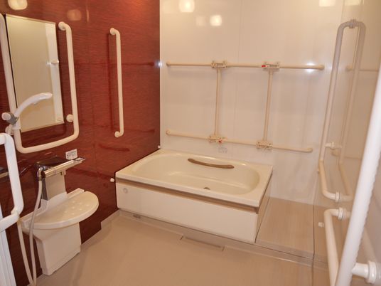 サポート充実の浴室