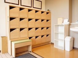 整然と並んだ収納棚