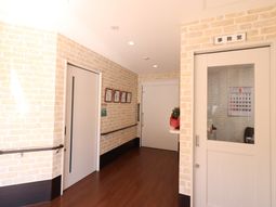 廊下と掲示物の様子