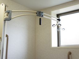 移動支援バー付き居室