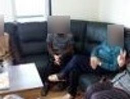 リラックスする二人の様子