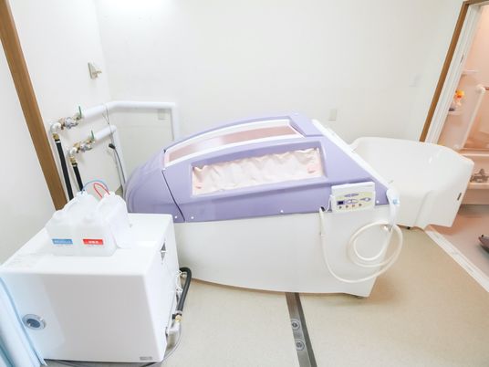 機能訓練の機器が整った部屋