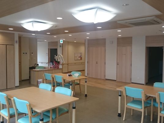 清潔感ある食堂の様子
