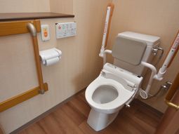 バリアフリーなトイレ設備