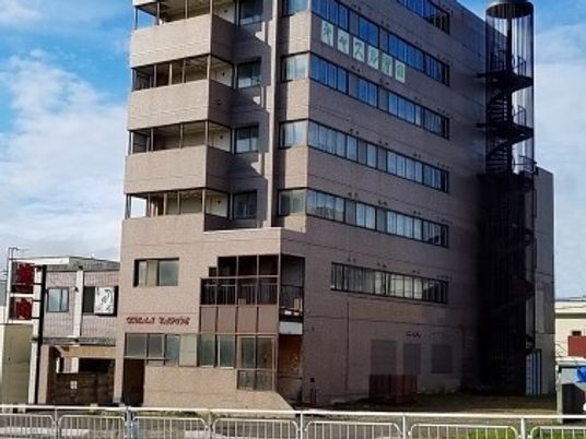 多階層建物の外観