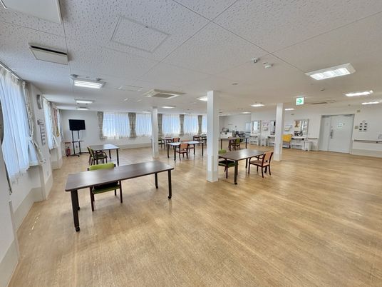 広い食堂の様子  