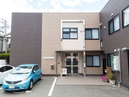 施設外観と入り口