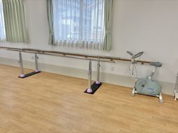 機能訓練室の運動器具  