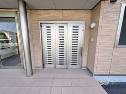 玄関の外観  