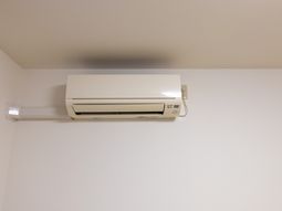 壁掛けエアコン  