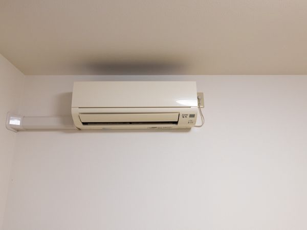 壁掛けエアコン  