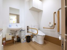バリアフリーのトイレ設備