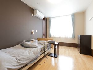 シンプルな居室の一角 