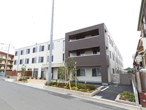  新築そうな外観  