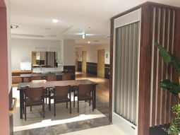 明るいダイニングスペース