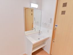 清潔な洗面台のある空間