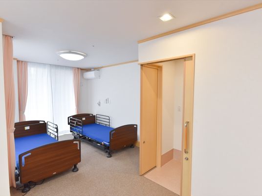 広々とした洋室の居室